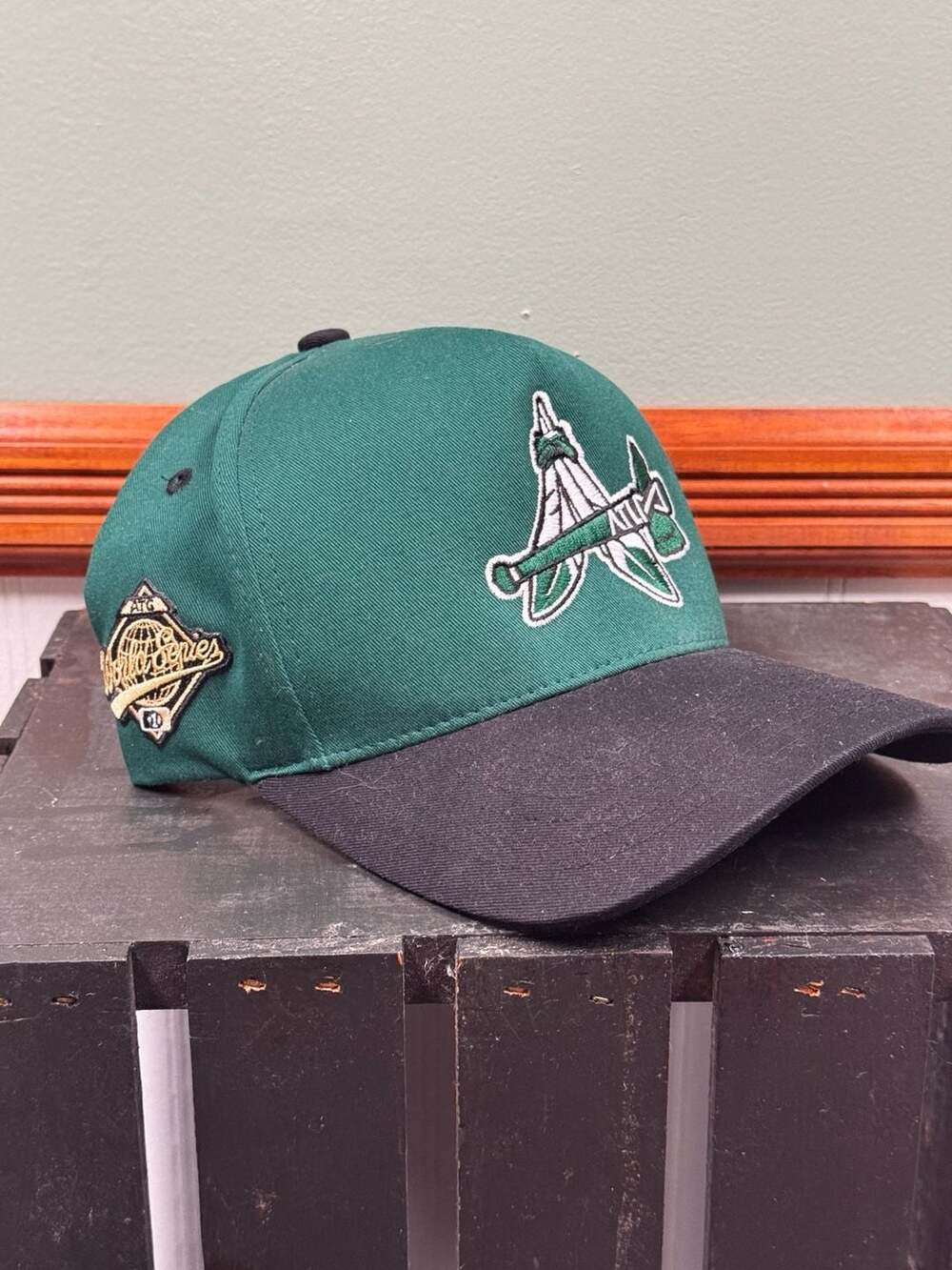 Rare Atlanta Braves 2000 World Series Patch Green and Black Snapback Hat